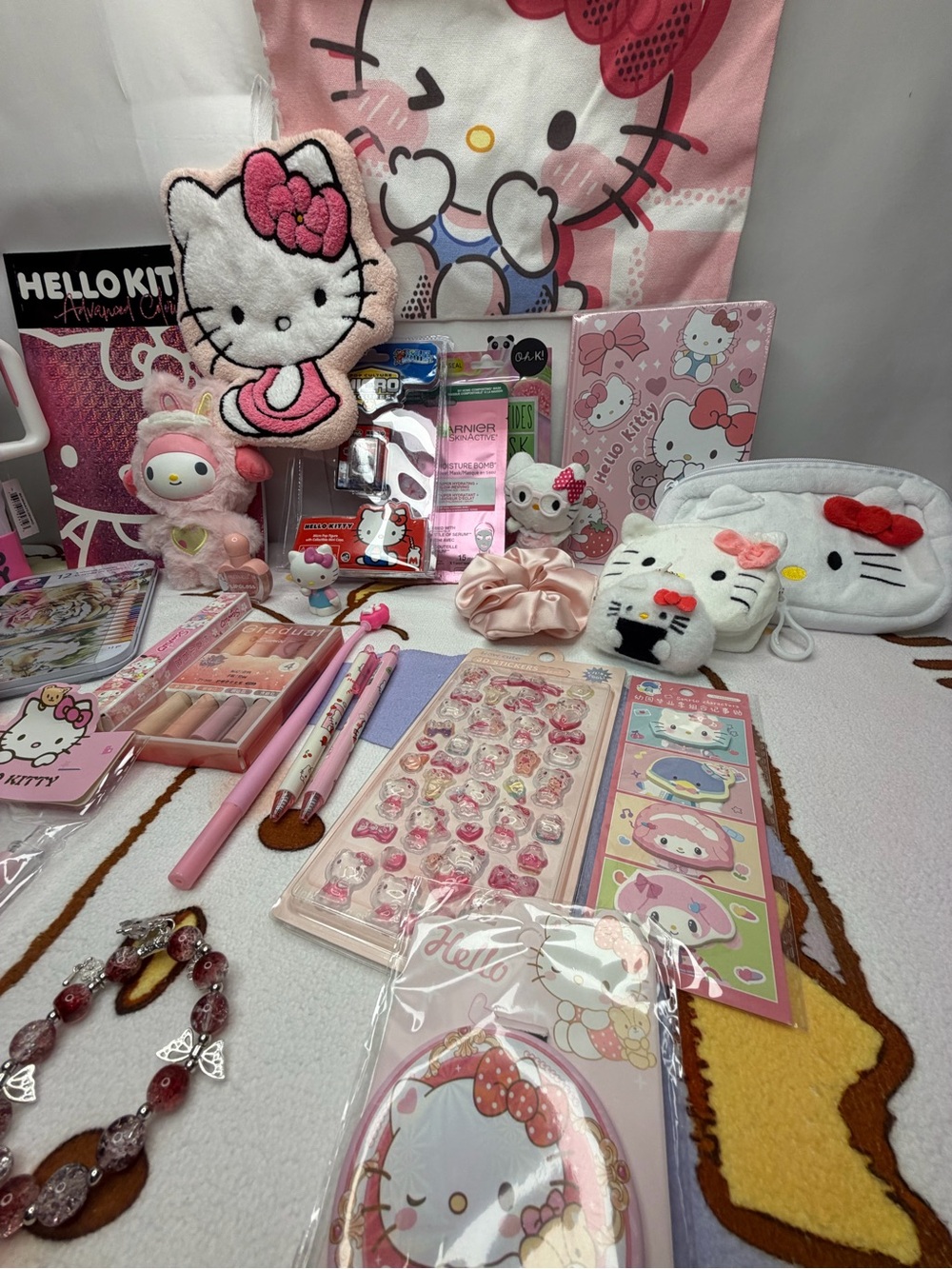 Hello Kitty Pink Large Curated Bundle - Picture 6 of 7